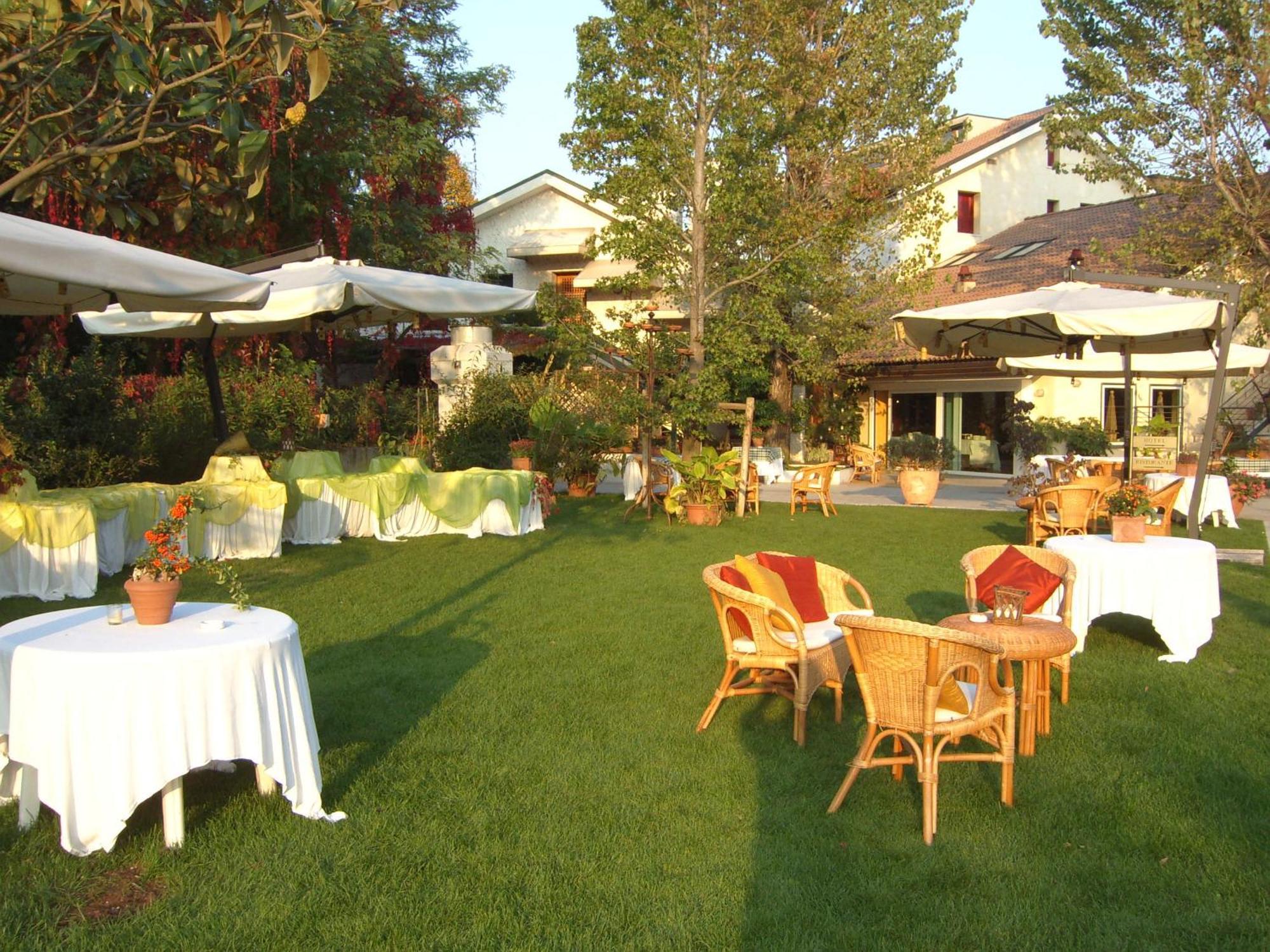 Hotel Ca' Delle Rose Castelfranco Veneto Exterior foto